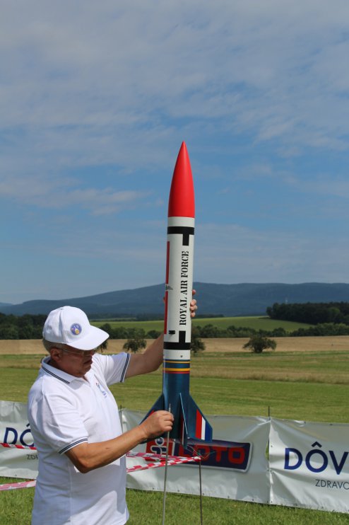 img_3688 model  raf 3xros t gira